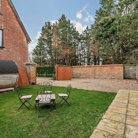 2 Bed Barn Conversion Tibenham Bagian luar foto